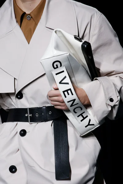 Look 95